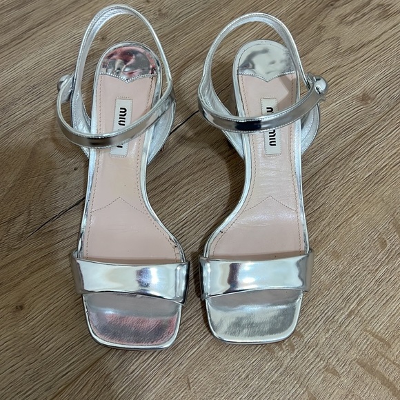 Miu Miu Metallic Silver Leather Ankle Strap Block Heel Sandals - Picture 2 of 15